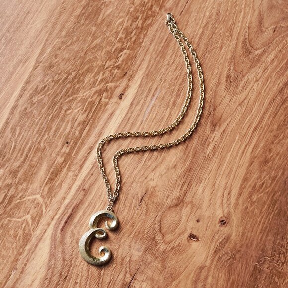 Mid-Century Cursive 'E' Monogram/Initial Pendant Necklace By Pakula - Picture 1 of 4